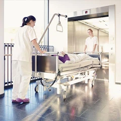 Ascenseur d'hôpital